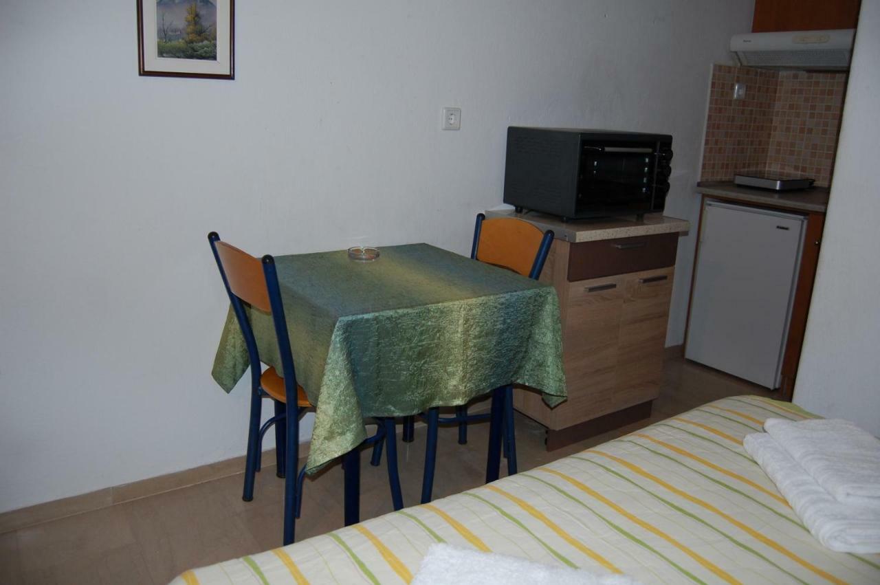 Guesthouse Zografia Vrasna Exterior photo